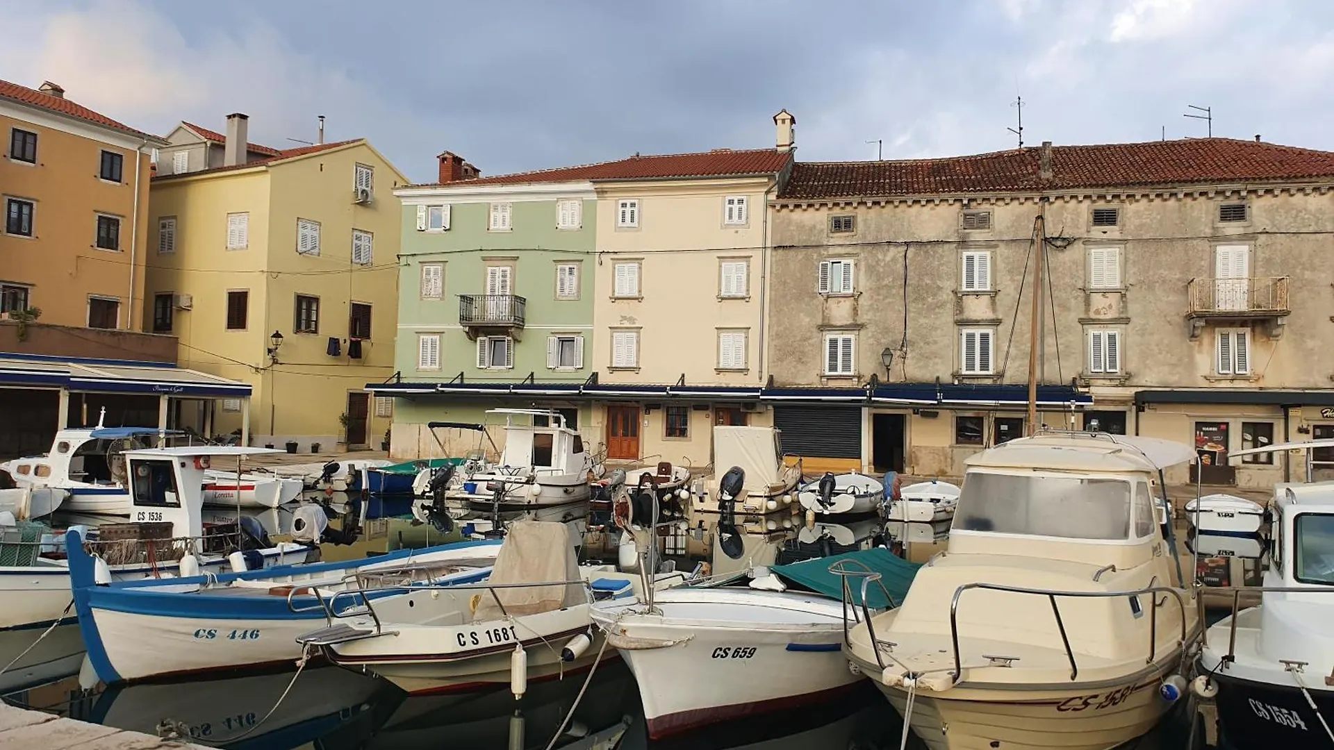 Room Cs Cres 0*,  Croatia